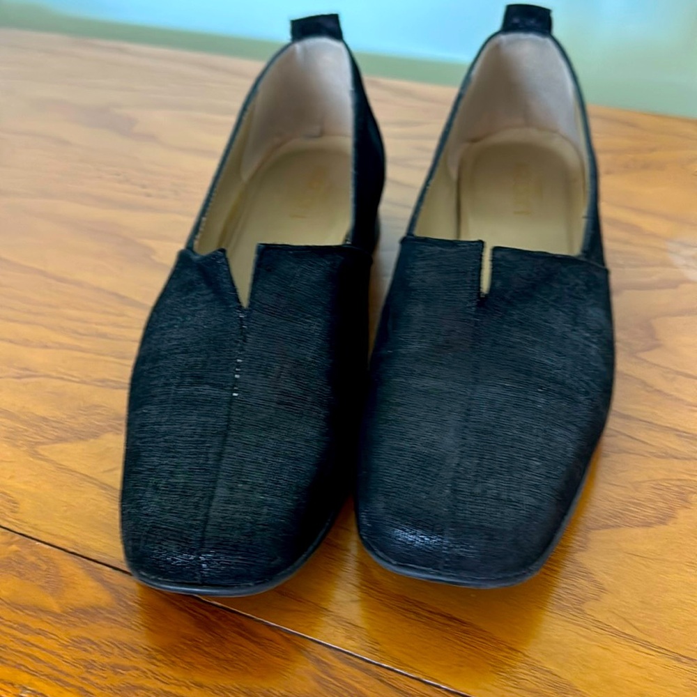 Sesto Meucci 8 1/2  black women’s loafers